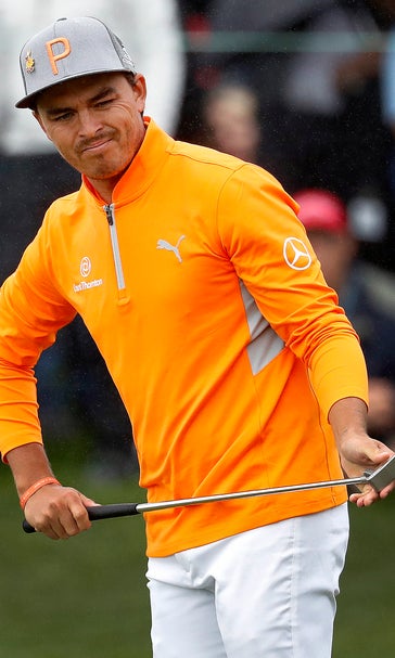 Fowler overcomes strange triple bogey to win Phoenix Open